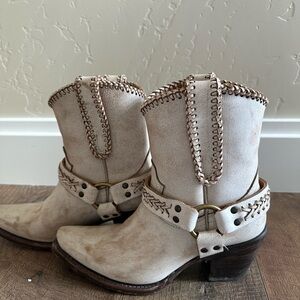 Stylish Women's Ankle Boots - Tan